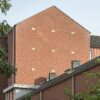 A building with buil-in bricks for swifts. A classic example of nature-inclusive construction.